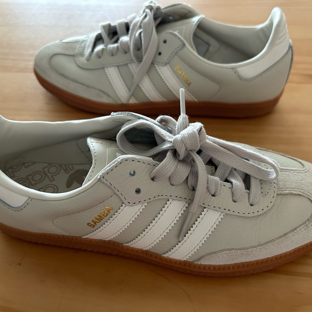 Adidas Sambas, Aluminum/Chalk White/Wonder Beige